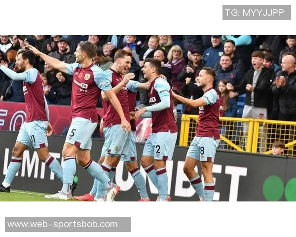 弗莱明接哈特曼传中再进一球伯恩利扩大领先优势狼队陷入困境